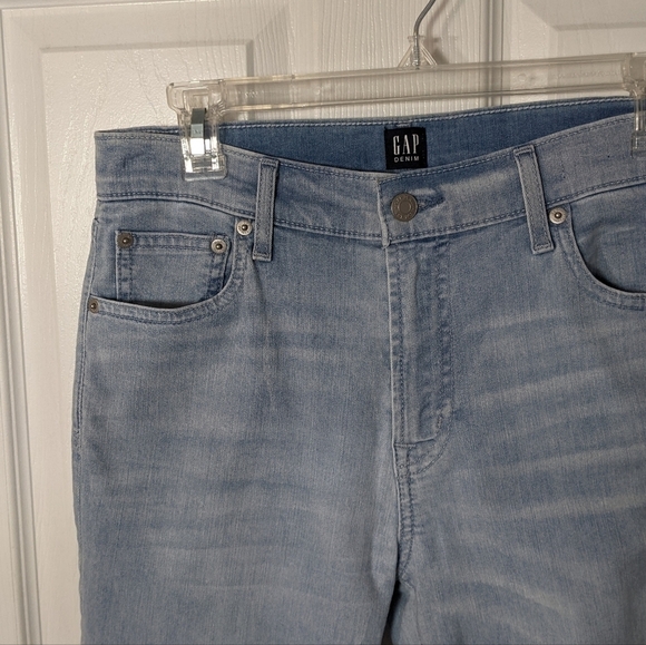 Like-New Gap Best Girlfriend Light Wash Jeans Women's Size 26 - Picture 4 of 5